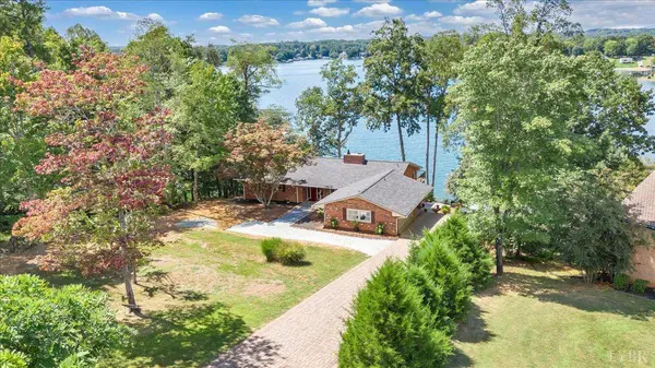 1080 Forest Way CIR, Moneta, VA 24121