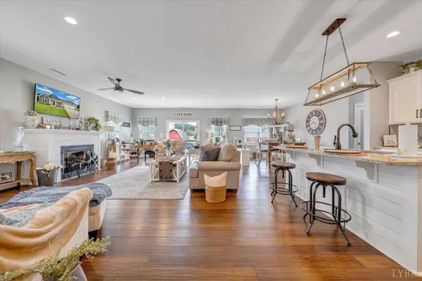 1271 Hupps Hill LN, Forest, VA 24551