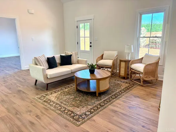 464 Bellview RD, Appomattox, VA 24522