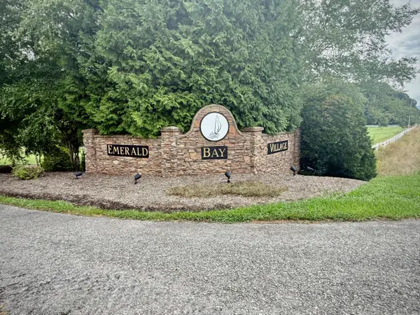 3 Emerald Bay DR, Moneta, VA 24121