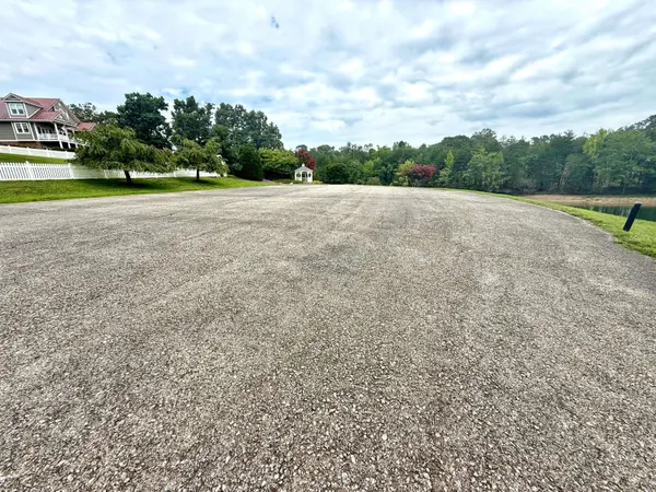 3 Emerald Bay DR, Moneta, VA 24121