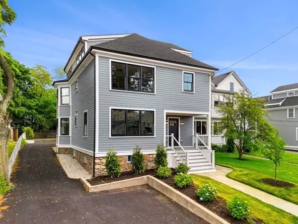 17 Fayette St #2, Watertown, MA 02472-3840