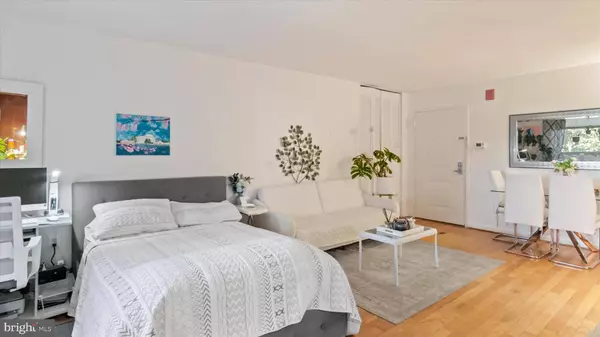 7333 NEW HAMPSHIRE AVE #800, Takoma Park, MD 20912