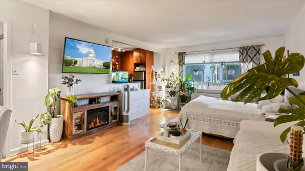 7333 NEW HAMPSHIRE AVE #800, Takoma Park, MD 20912