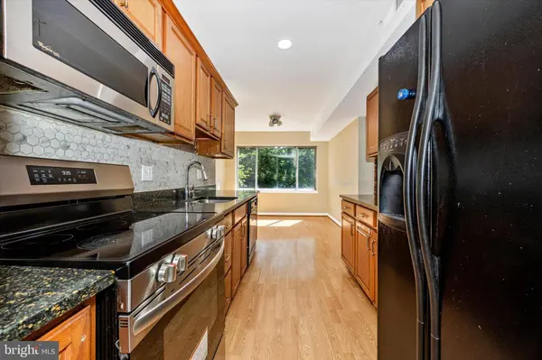 460 GIRARD ST #204, Gaithersburg, MD 20877