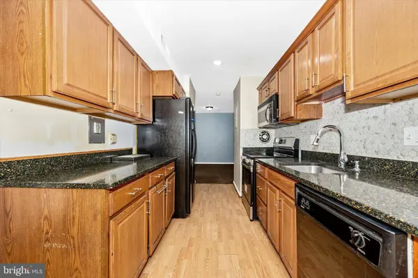 460 GIRARD ST #204, Gaithersburg, MD 20877