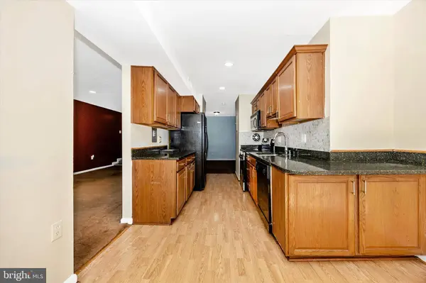 460 GIRARD ST #204, Gaithersburg, MD 20877