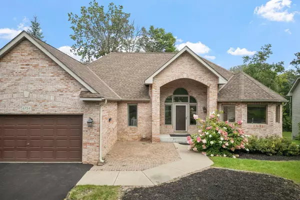 6724 Clearwater Creek DR, Lino Lakes, MN 55038