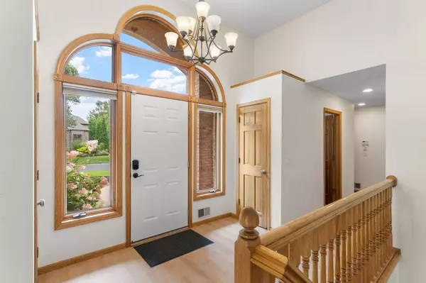 6724 Clearwater Creek DR, Lino Lakes, MN 55038