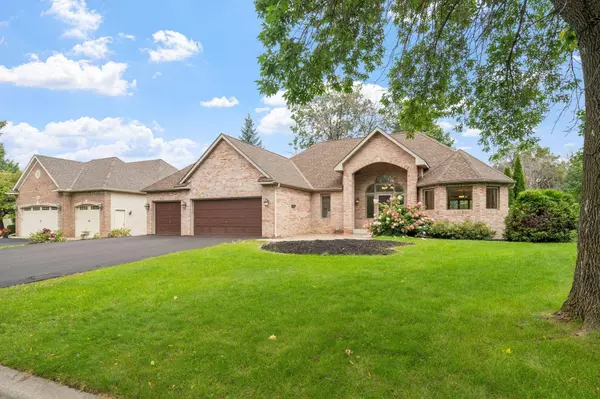 6724 Clearwater Creek DR, Lino Lakes, MN 55038