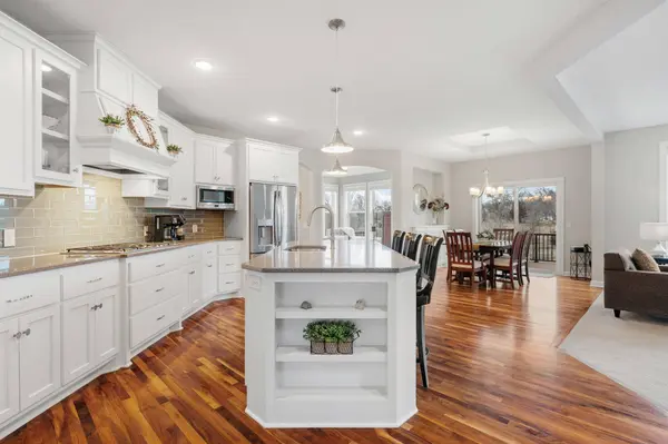 10818 Glenview PL, Champlin, MN 55316