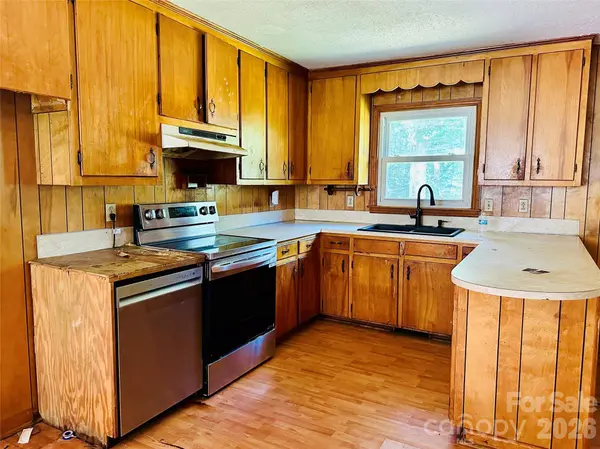 886 Pearidge RD, Bostic, NC 28018