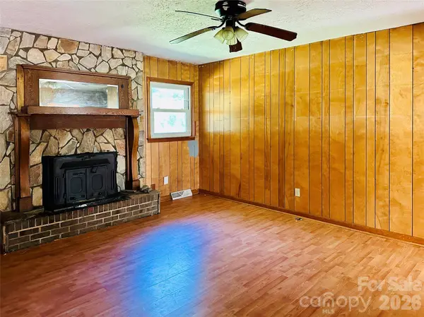 886 Pearidge RD, Bostic, NC 28018