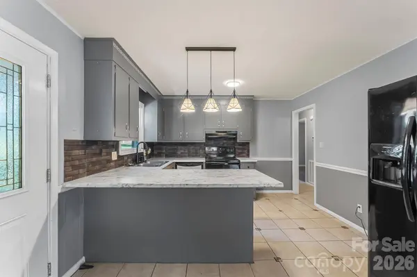 2480 Raintree ST, Connelly Springs, NC 28612