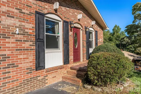 2480 Raintree ST, Connelly Springs, NC 28612