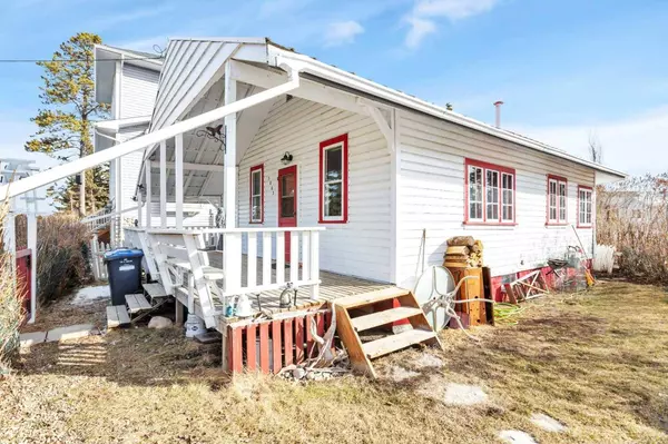 5003 40 ST, Sylvan Lake, AB T4S 1B7