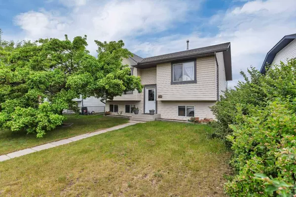 5208 Lansdowne AVE, Blackfalds, AB T0M 0J0