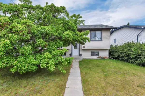 5208 Lansdowne AVE, Blackfalds, AB T0M 0J0