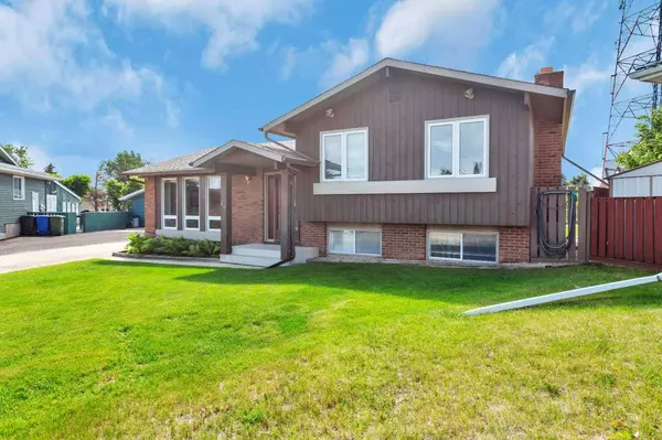 44 Harvey Close, Red Deer, AB T4N 6C4