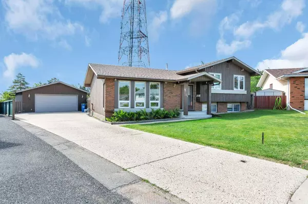 44 Harvey Close, Red Deer, AB T4N 6C4