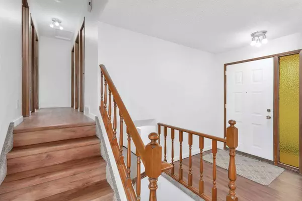 44 Harvey Close, Red Deer, AB T4N 6C4