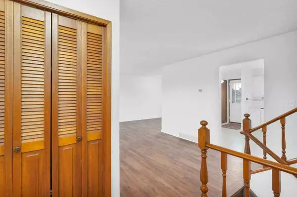 44 Harvey Close, Red Deer, AB T4N 6C4