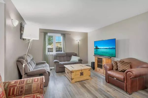 3820 50, Red Deer, AB T4P 1E9