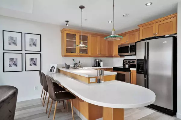 5100 Lakeshore DR #310, Sylvan Lake, AB T4S 2L7