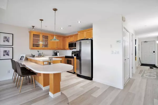 5100 Lakeshore DR #310, Sylvan Lake, AB T4S 2L7