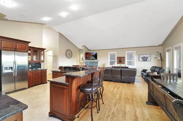 232 Canal ST, Rural Ponoka County, AB T0C 2J0