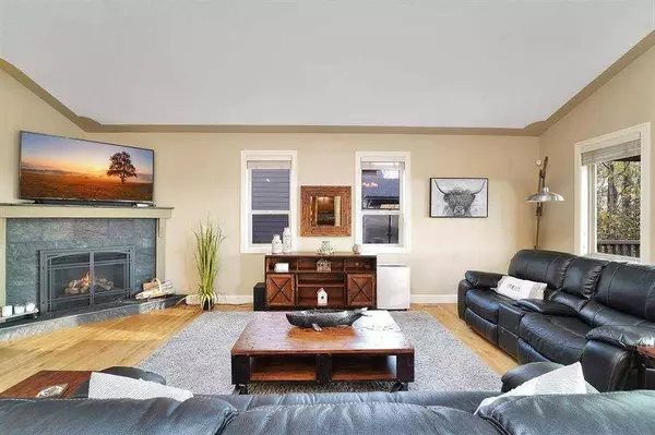 232 Canal ST, Rural Ponoka County, AB T0C 2J0