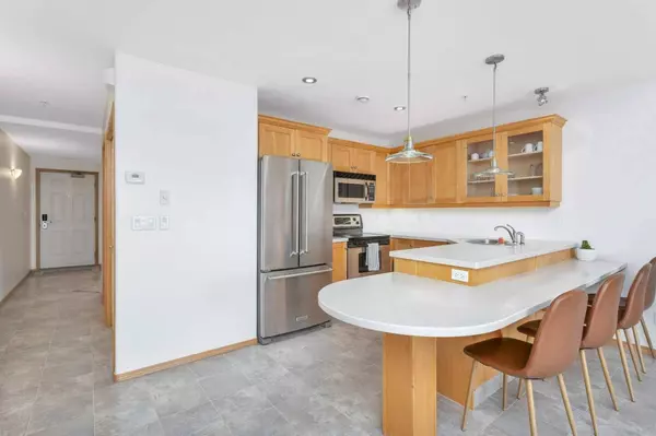 5100 Lakeshore DR #309, Sylvan Lake, AB T4S 2L7