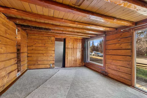 4523 48 ST, Sylvan Lake, AB T4S 1L4