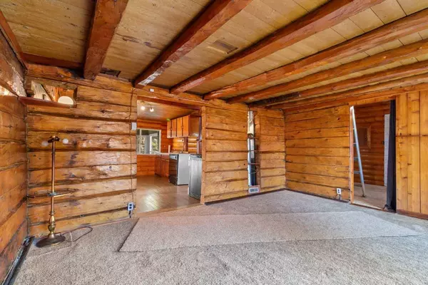 4523 48 ST, Sylvan Lake, AB T4S 1L4