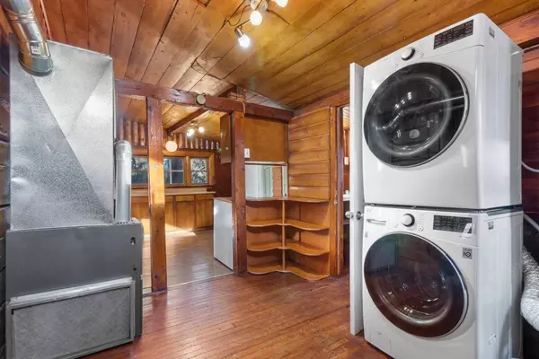 4523 48 ST, Sylvan Lake, AB T4S 1L4