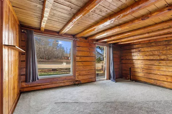 4523 48 ST, Sylvan Lake, AB T4S 1L4