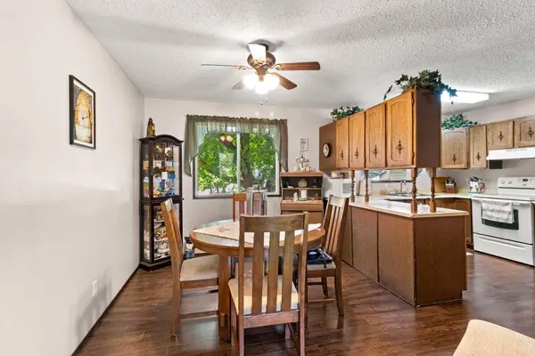 40 Laura Close, Penhold, AB T4G 0G5