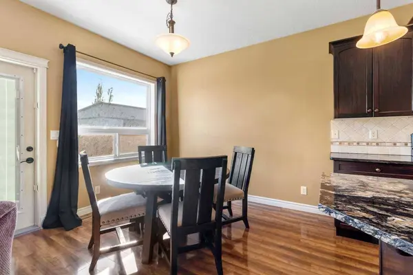 29 Lakeland RD, Sylvan Lake, AB T4S 0A3