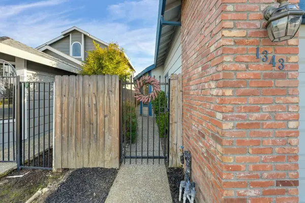 1343 Puebla WAY, Roseville, CA 95747