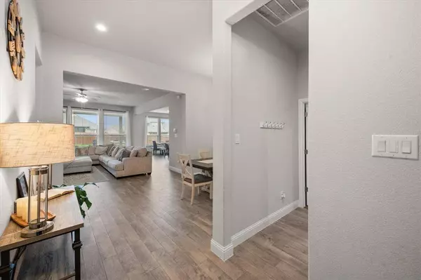 5610 Goodnight Court, Midlothian, TX 76065