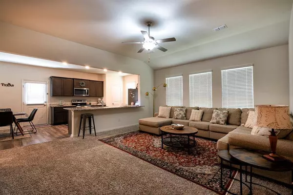 1941 Hollywood Drive, Seagoville, TX 75159