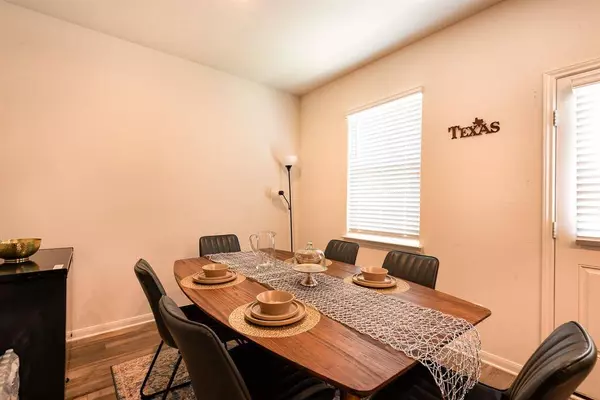 1941 Hollywood Drive, Seagoville, TX 75159