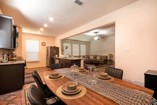 1941 Hollywood Drive, Seagoville, TX 75159