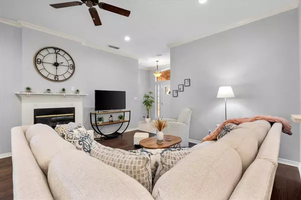 723 Nandina Way, Waxahachie, TX 75165