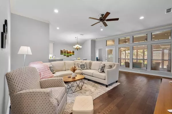 723 Nandina Way, Waxahachie, TX 75165