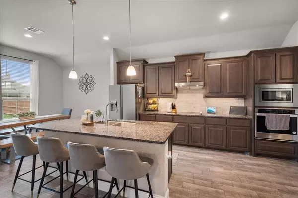 5610 Goodnight Court, Midlothian, TX 76065