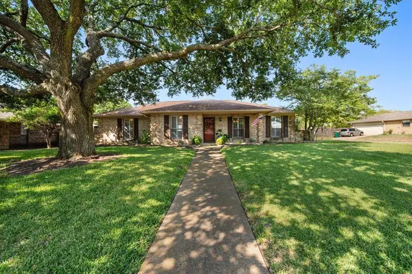 419 Bradshaw Street, Cedar Hill, TX 75104