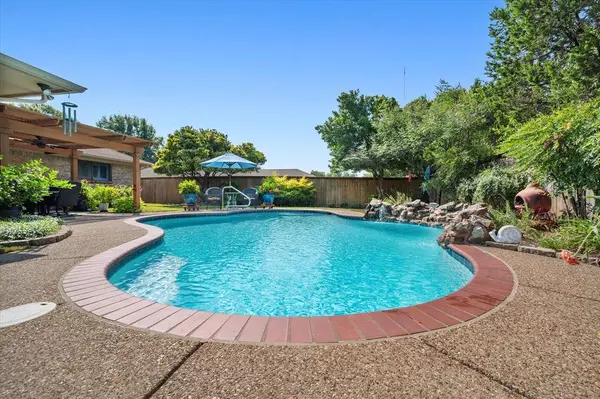 419 Bradshaw Street, Cedar Hill, TX 75104