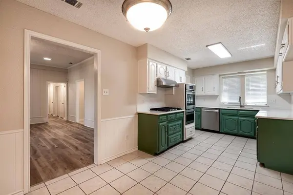 525 Danny Drive, Desoto, TX 75115