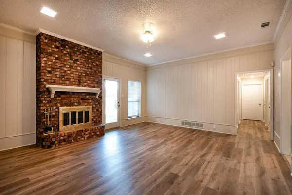 525 Danny Drive, Desoto, TX 75115